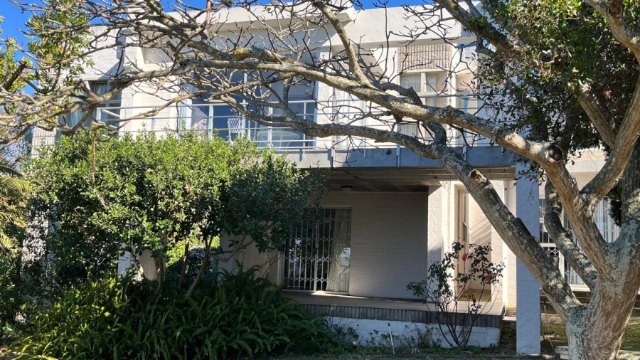 3 Bedroom Property for Sale in Wavecrest Eastern Cape